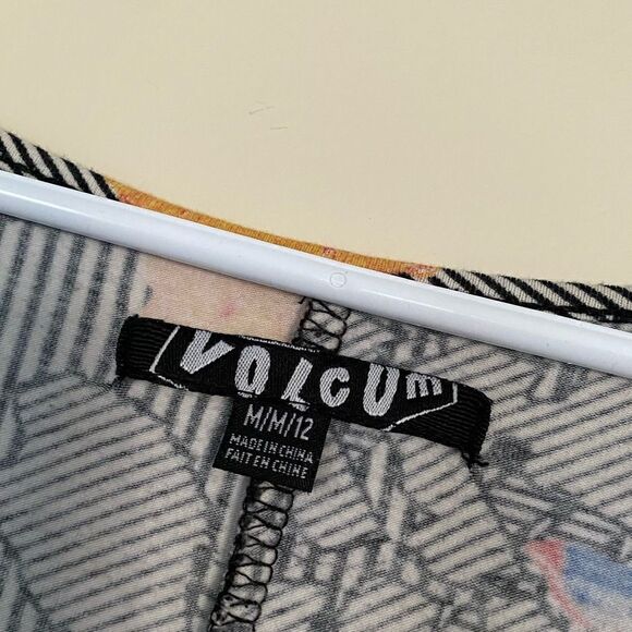 Volcom
Multicolor Long Sleeve Dress Size Medium 12 - Picture 4 of 6